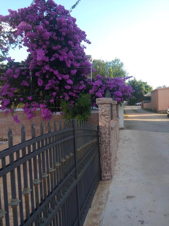 Apartments Vila A1 Dobra Voda Bagian luar foto