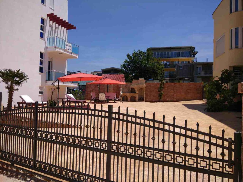 Apartments Vila A1 Dobra Voda Bagian luar foto
