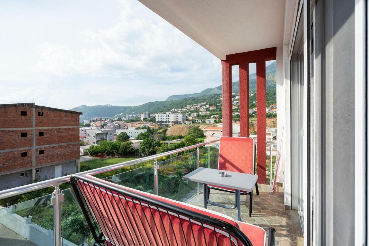 Apartments Vila A1 Dobra Voda Bagian luar foto
