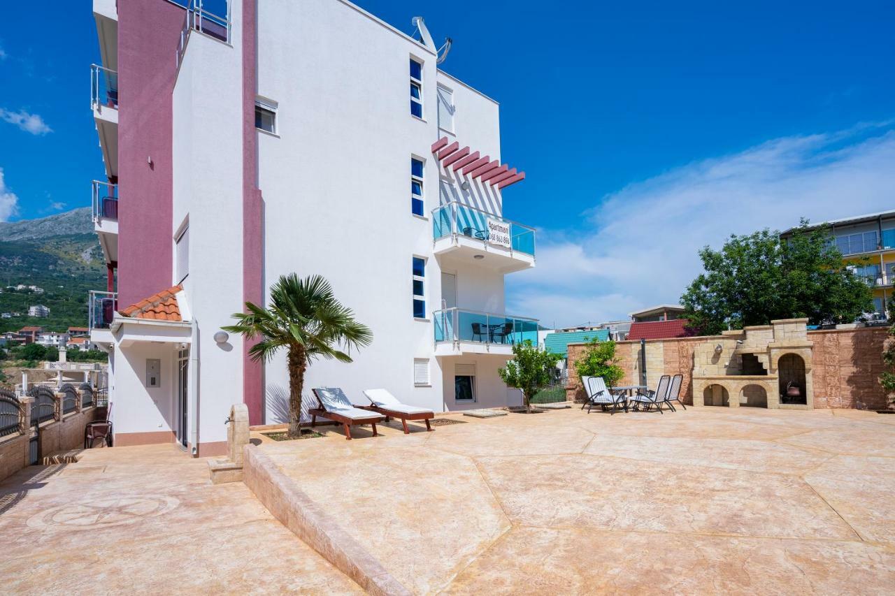 Apartments Vila A1 Dobra Voda Bagian luar foto