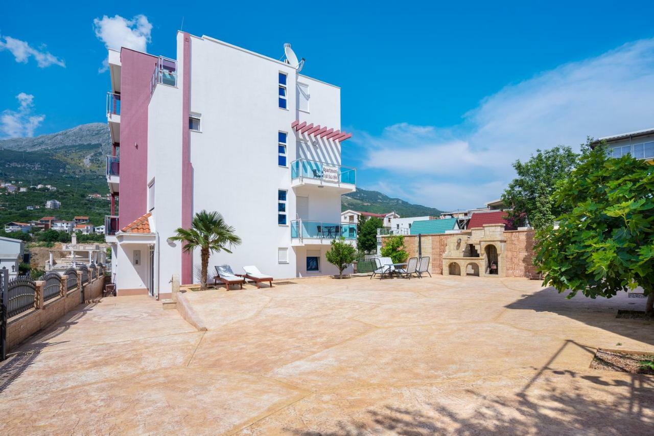 Apartments Vila A1 Dobra Voda Bagian luar foto